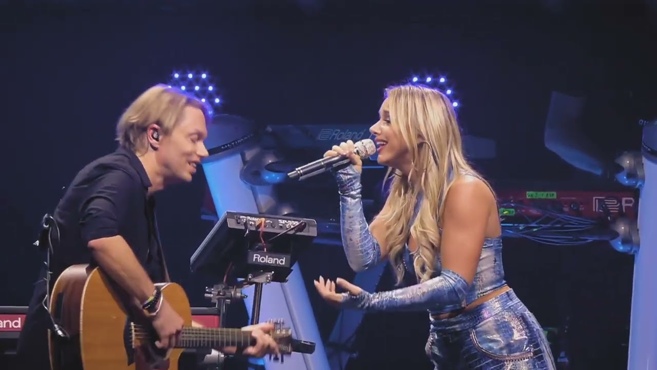 Regi & Emma Heesters - Walk On Water (Milk Inc.) - Live @ Sportpaleis Antwerp 22-10-2022