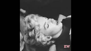 Allan Whitey Snyder Preparing Marilyn For A Photoshoot With Milton H. Greene In 1954.