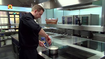 Chef-kok kookt kerstdiner met allure van Omroep Brabant-voedselpakket