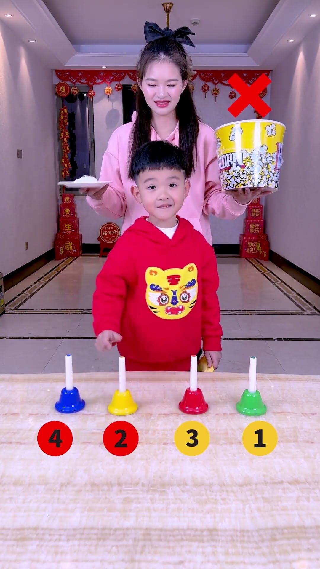 Hearing Challenge! Who Has The Most Sensitive Ears?#Funnyfamily #Partygames#Shorts#Challenge