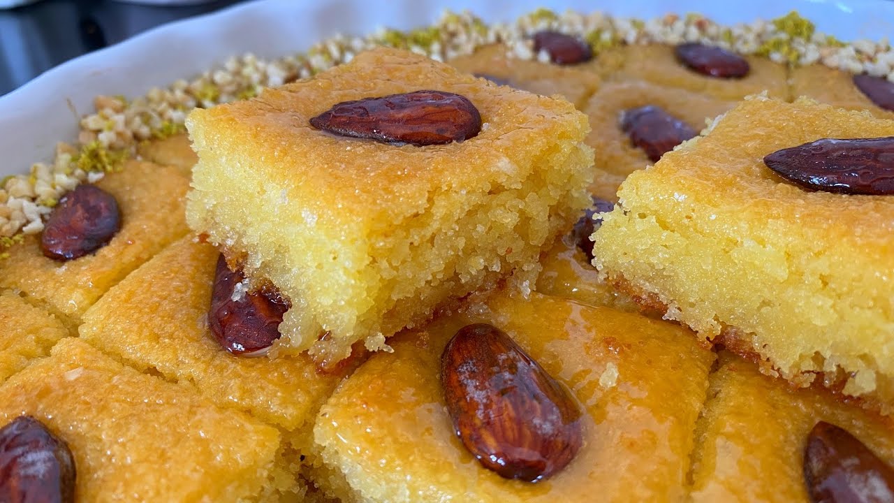 أي كلام ما يوصف لذتها،الوصفة الأصلية للبسبوسة مرملة وبدون بيض لذتها لا تقاوم خطيرة اللي ذاقها يدمنها