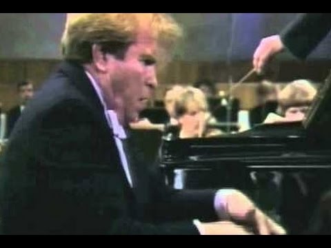 Grieg  - Piano Concerto A minor, Op. 16   Emil Gilels, piano / Paavo Berglund