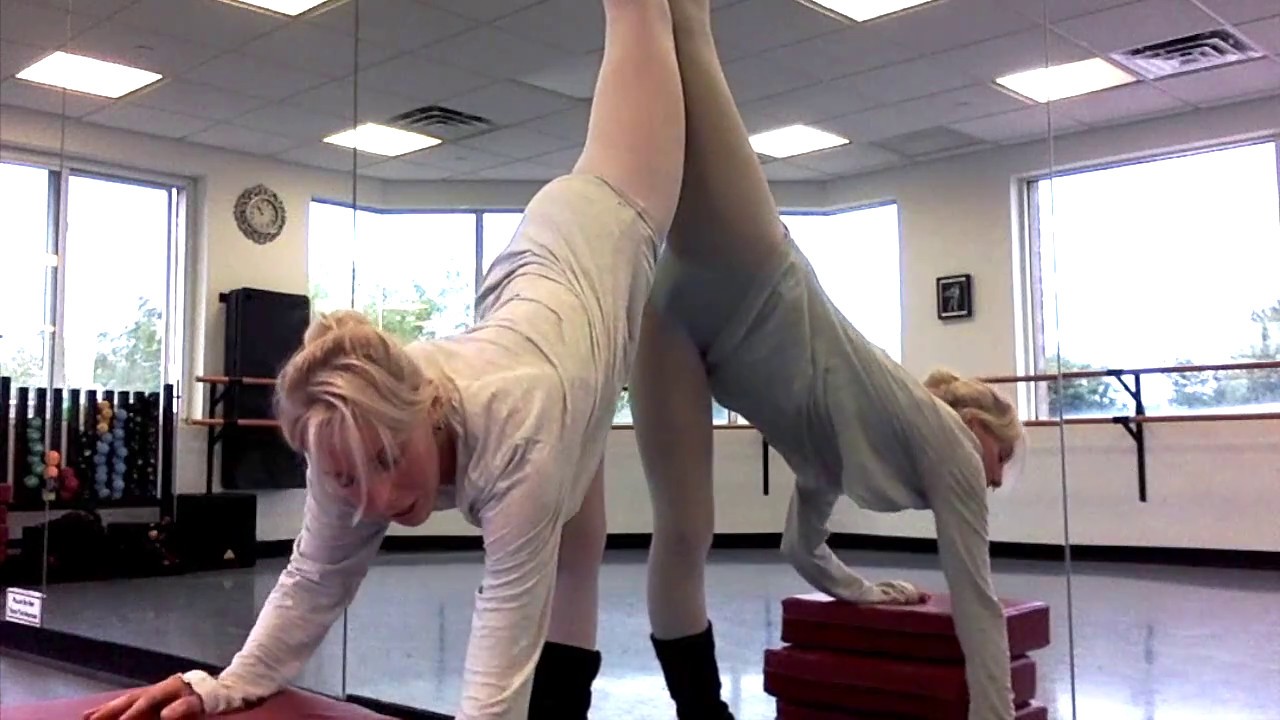 Видео standing. Stretching standing Split Challenge. Julia_Splits.mp4. Standing Split solo. Headstand Splits in School skirt.