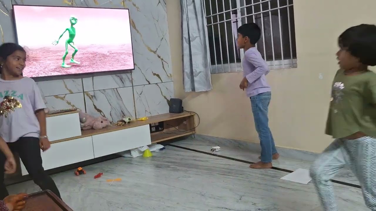 Sathwik and Sahasra Funny Alien Dance 👽💃 | Kids Dancing Dame Tu Cosita ❤️