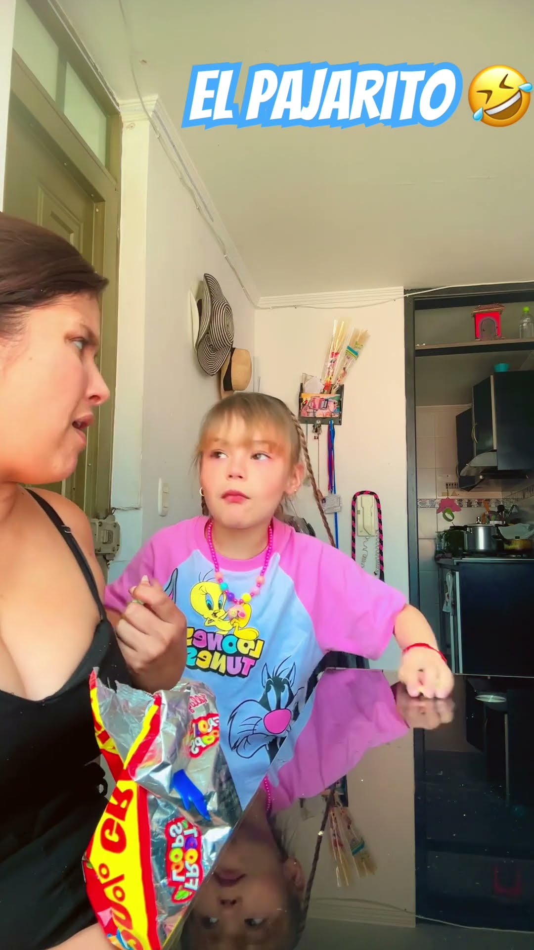 Mamá mire el PAJARITO #humor #cosasdefamilia #comedia #shortviral