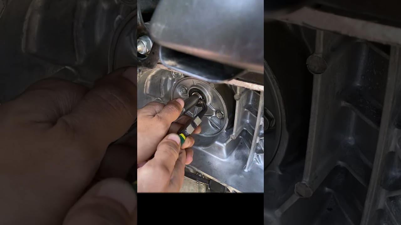 How to change the crankshaft oil seal of a honda beat v3. 