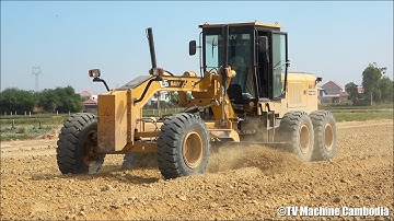 Road Machinery Foundation Motor Grader Spreading Red Gravel គ្រឿងចក្រធ្វើផ្លូវ