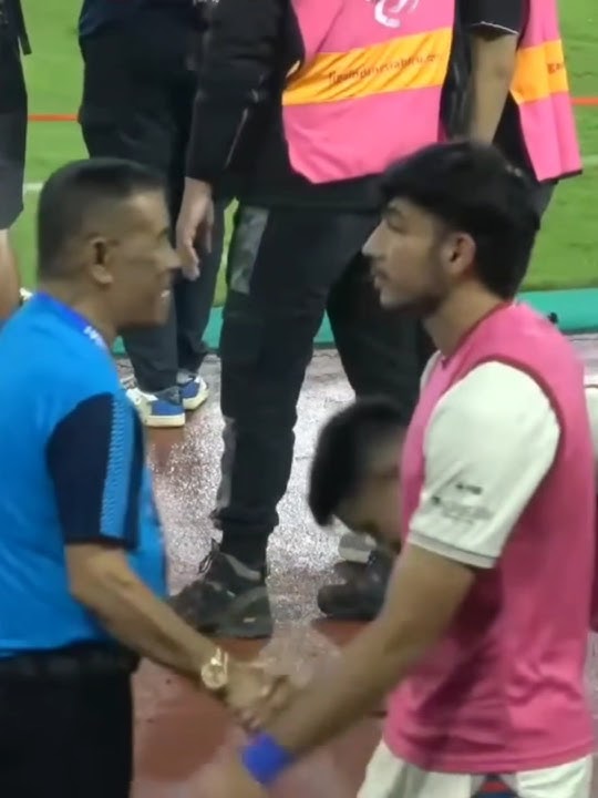 Semua pemain lawan Salim Ke Haji Umuh #bobotoh #viking #persib #persibbandung #hajiumuh #whu