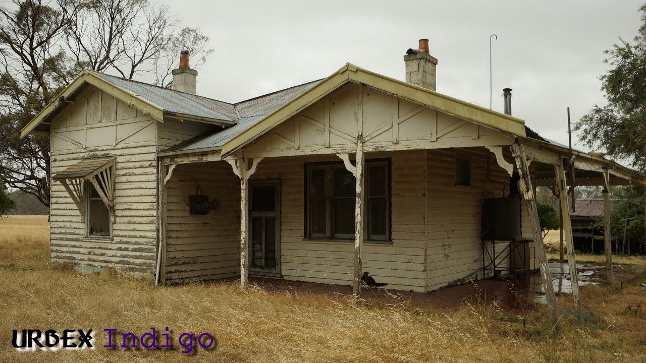 Abandoned Old home near a small quiet town/Built 1920`s or