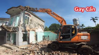 Amazing Dangerous Fastest Building Demolition Excavator