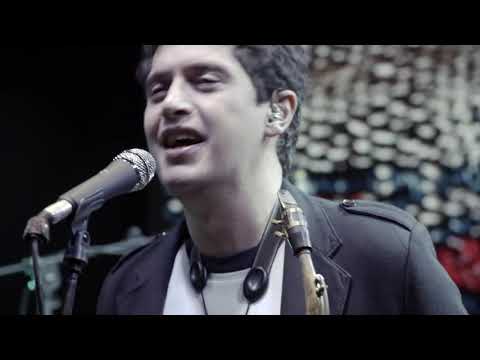 Pinhani   Zülüf Dökülmüş Yüze