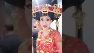 Rosalina Musa kak Ros  Komentator D Akademy  Asia Pake Baju Adat Karo