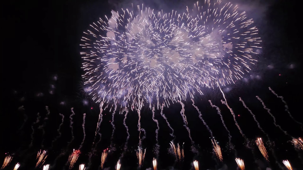 ⁣Новогодний салют в 8K 60fps. New Year Firework 8K Resolution