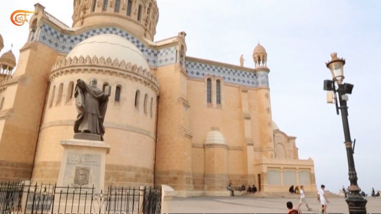 كنيسة السيدة الأفريقية تطلّ كلوحة فنية على الجزائر العاصمة