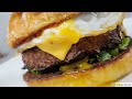Mozzarella Burger | Linda McCartney's | How to make an easy burger | Cheese pull | Vegetarian burger