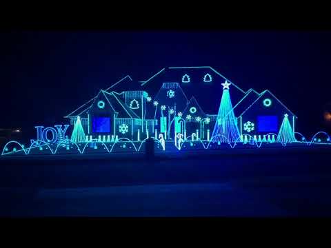 Winter Wonderland/Here Comes Santa Claus (Snoop Dogg/Anna Kendrick) Christmas Light Show FO SHIZZLE