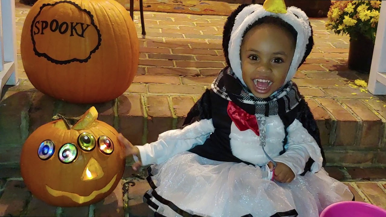 This is an Insanely CUTE Toddler Halloween Costume! YouTube