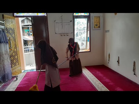 Jelang Ramadhan 1445 H, MAN 3 Balangan Laksanakan Aksi Kebersihan Masjid dan Langgar