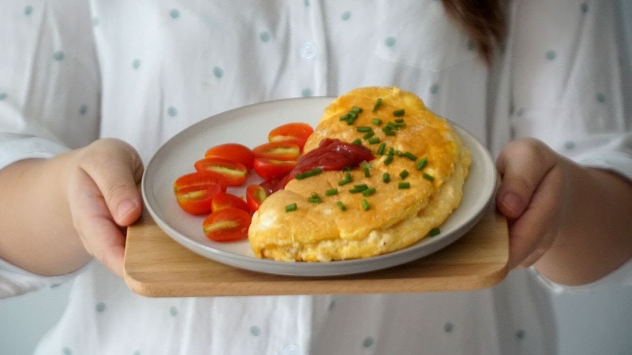 5 Minutes Fluffy Omelette. Easy food recipe for breakfast - YouTube