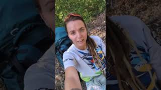 Zu heiß zum Wandern? So geht&#39;s trotzdem 🪂 #paragliding #macedonia #hitchhiking #shorts