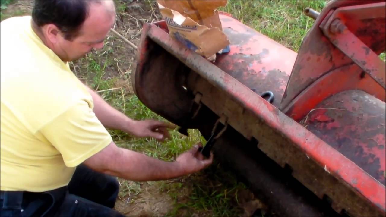 Changing the Flails on a Ford 907 Mower - YouTube