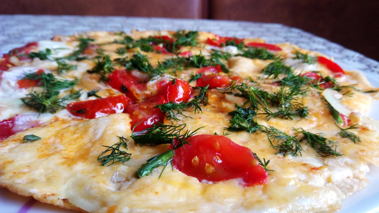 Яичница с луком и помидорами. - YouTube