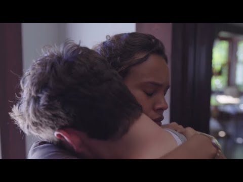 Justin cries to Jessica | 13 Reasons why 1x03