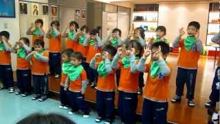 20121226小菲力耶誕童趣餐會-歌唱表演(3)隱形的翅膀