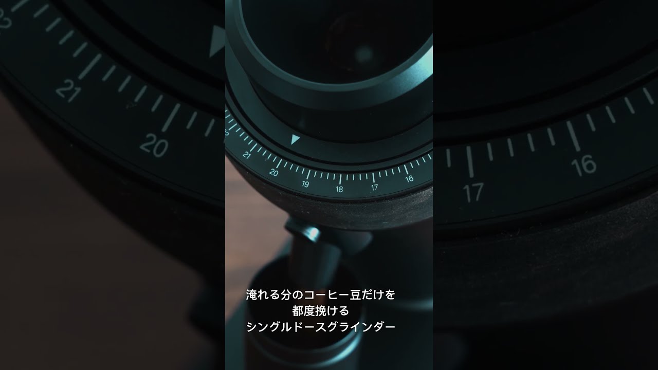 α1 コーヒーを淹れてくれる マンハッタンカフェ スリーブ&プレイマット α2 ウマ娘 コーヒー&寛ぐ マンハッタンカフェ スリーブ&プレイ