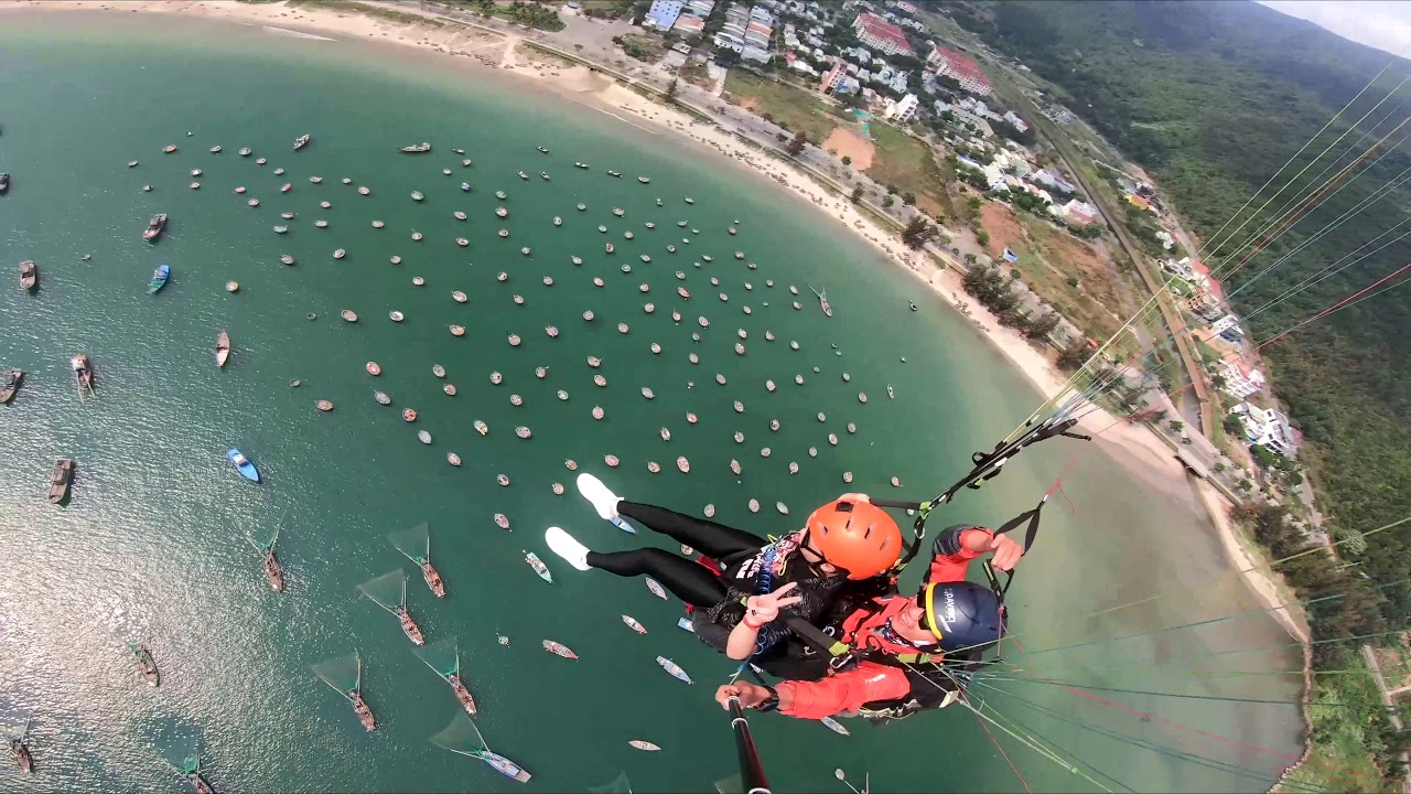 ⁣Ms Trang Tandem Paragliding in Son Tra Da Nang Viet Nam !!!