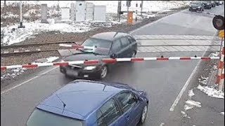 IDIOTS IN CARS - HOW NOT TO DRIVE