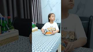 SHK - Những Người Bạn Thích Ăn Trực ! Eating awkwardly #story #shorts #SuperHeroKids