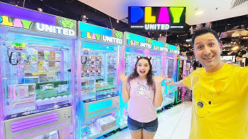 This Arcade is FULL of Claw Machines! Play United Singapore!