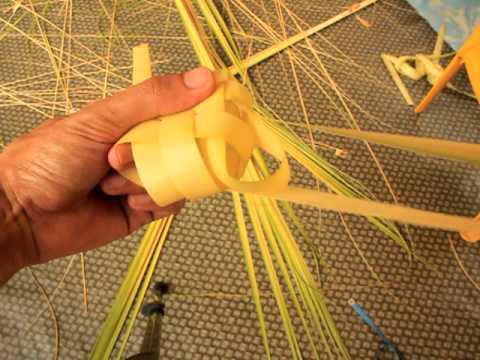 Cara Anyam Ketupat daun Kelapa YouTube Cara Anyam Ketupat daun Kelapa YouTube