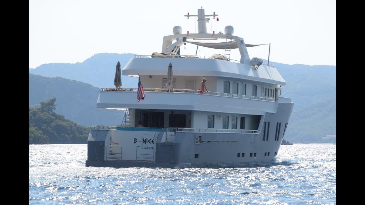 35 m steel hull Motor Yacht For Sale Different Creature 