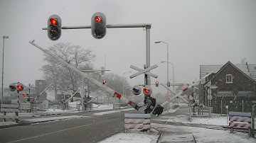 Spoorwegovergang Doetinchem // Dutch railroad crossing