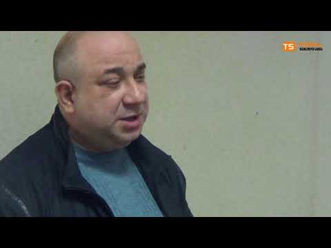 საკრებულოს წევრები უხსნიდნენ  ხალხს თუ რატომ უნდა აეღოთ დახლები