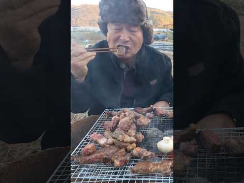 숯불에 직화로 구운 한우 <strong>꽃등심</strong>! #먹방 #shorts #요리