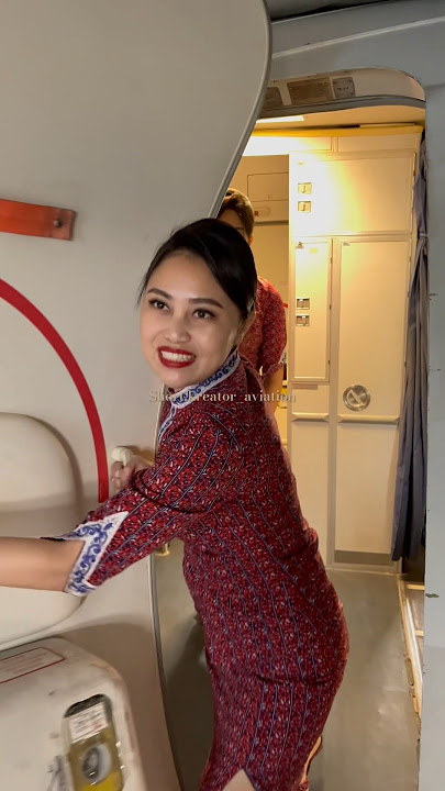 Pramugari cantik lion air | Buka pintu pesawat‼️ #pramugari #super #aviation