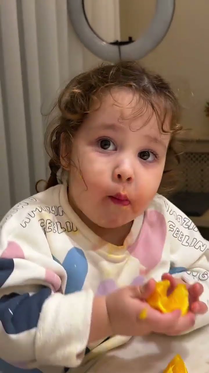 Tombişler portakal yermi yazın teyzelerii❤️