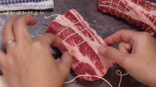 豚ブロック かたまり肉 のタコ糸の巻き方 Youtube 豚ブロック かたまり肉 のタコ糸の巻き方 Youtube