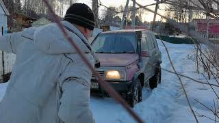 Suzuki Escudo укатывает снег глубиной 60см