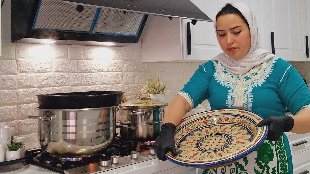 كليانة إسبانية طلبت مني كسكس مغربي🇲🇦بديت نجري ونقول ماجريت😅بتفويرة وحدة وبطريقة مختصرة💰ثمن البيع