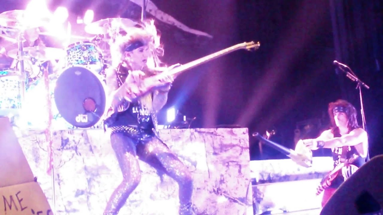 Lexxi Foxx - Steel Panther - Hair solo Tilburg