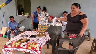 doña Eva hizo venta de tamales y pasamos cenando pero Corina no pudo estar aquí.