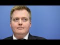 The Panama Papers, explained with piggy banks
