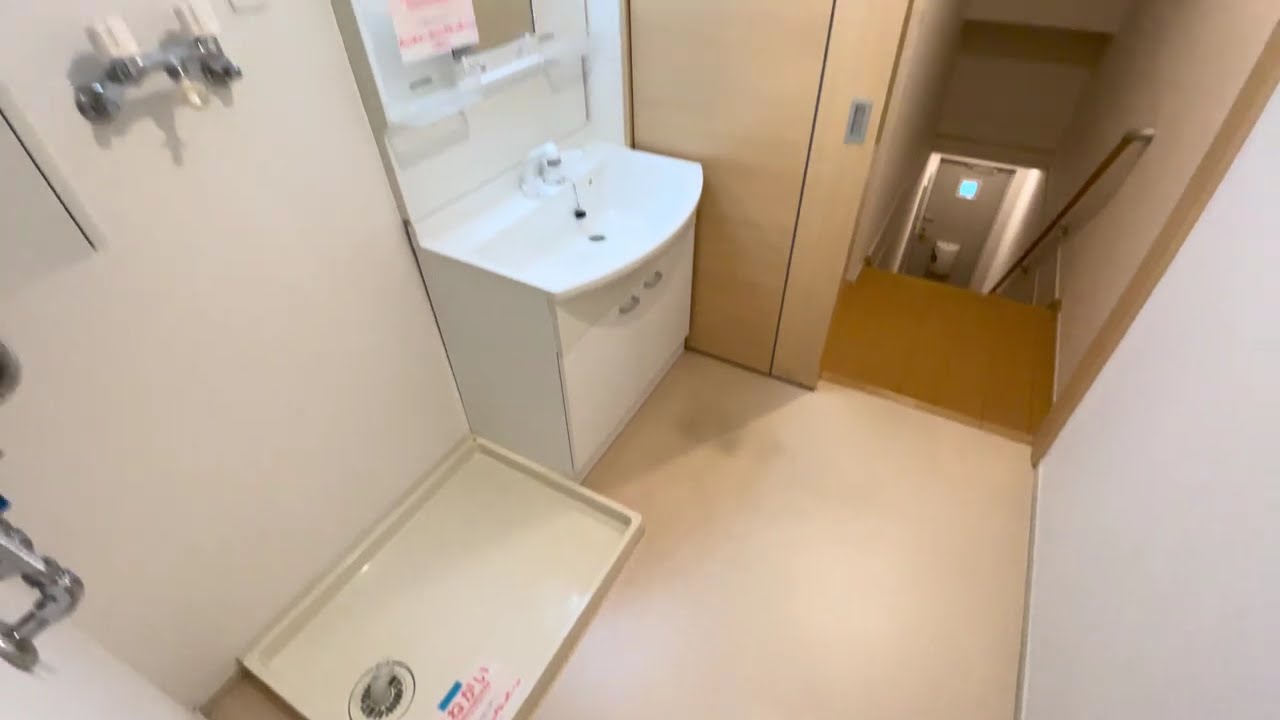 ベル　アビタシオン　203号室　函館市鍛治１丁目２９番３０号