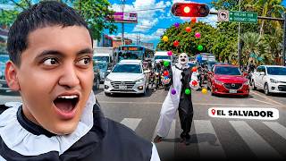 Trabajo en SEMÁFOROS de PAYASO por un día EN LA CALLE