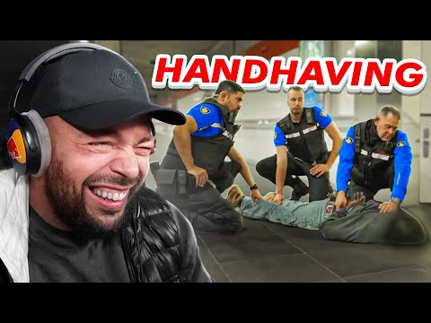 Man Wordt Gebodyslamd door Handhaving..😂