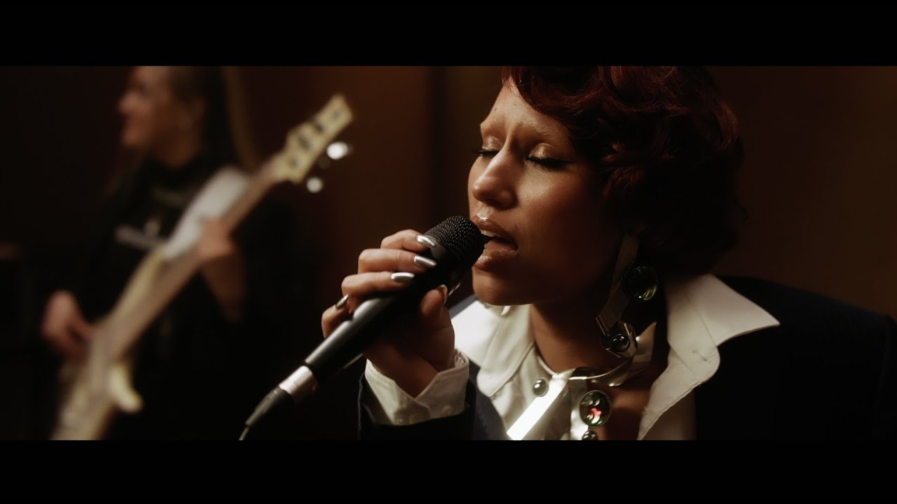 RAYE   The Thrill Is Gone Live at Metropolis Studios